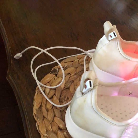 Fiber Optic LED Shoes Light Up Sneakers for Women Men with USB charging cord - Picture 14 of 15